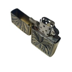 Encendedor de Bencina Estilo Vintage | Diseño "The Need For Weed" | 5.5x3.5 cm